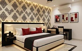 Hotel Grand Sky Nest Suites Near Delhi Igi Airport